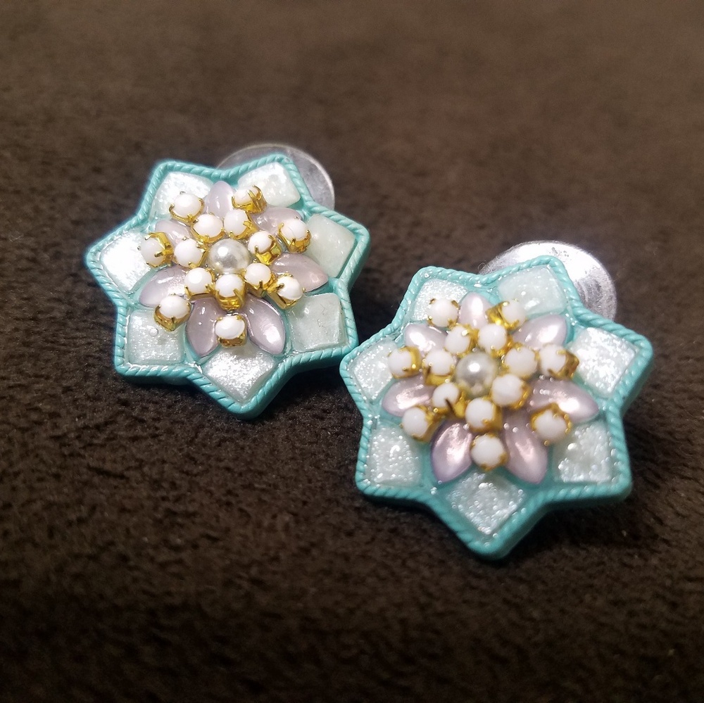 Plunder Earrings‎